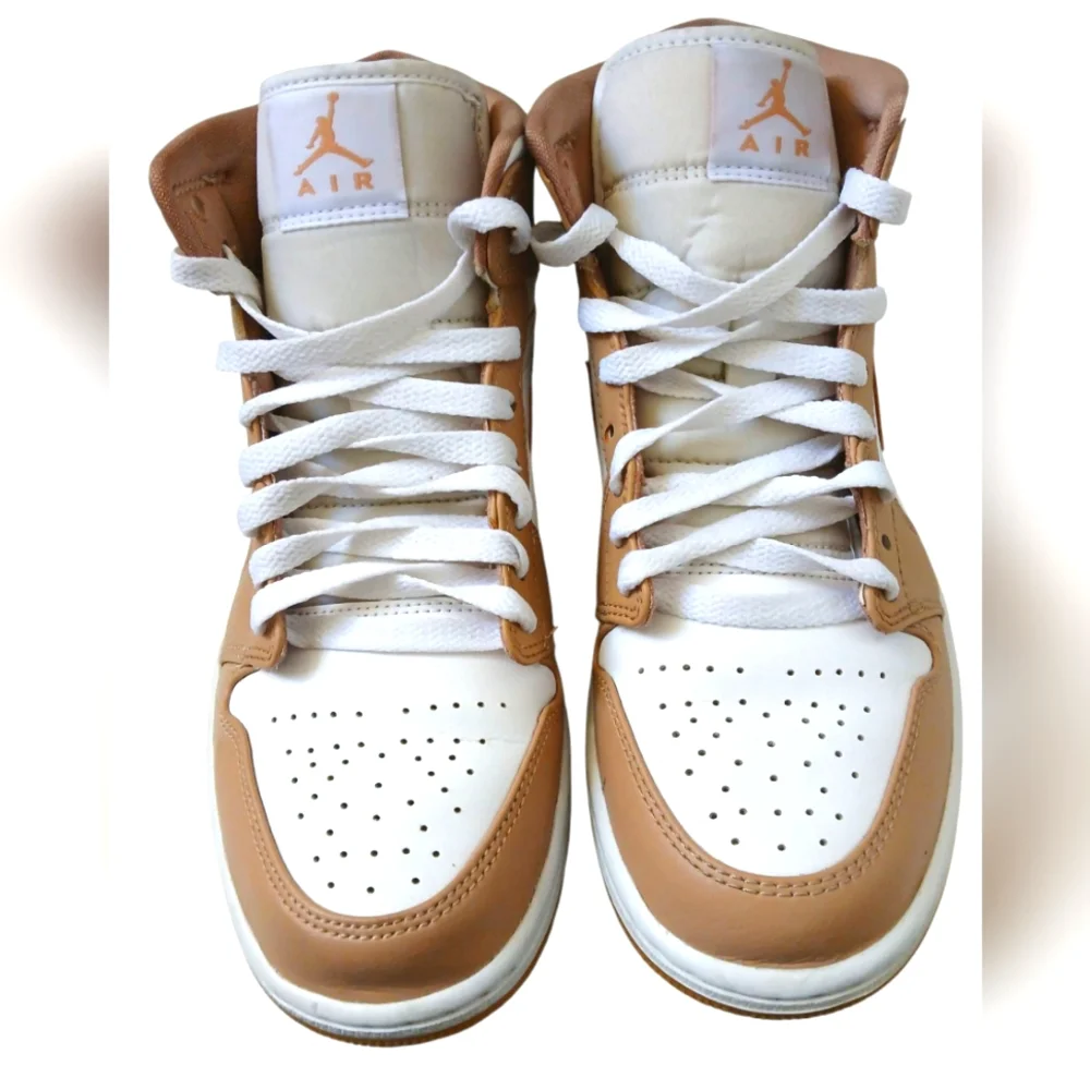 Nike Air Jordan 1 Mid Tan and White- Size 8 Men EUC - Picture 2 of 12